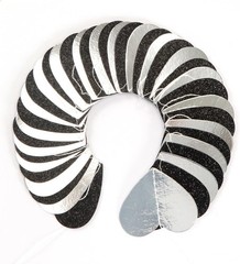 Eco-Friendly 52ft Heart Garland in Black & Silver – Hang for Every Occasion