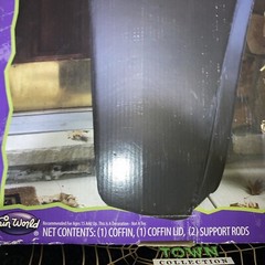 Fun World R.I.P. Collapsible Coffin 5 ft Instantly assembles￼ Decoration Prop