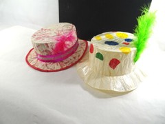 2 Plastic PARTY HATS with Feather Women Girls Springtime Party Decor Dress Up