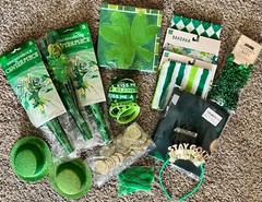 45+ pc lot of St Patrick’s day green decor and accessories – banner, napkins…