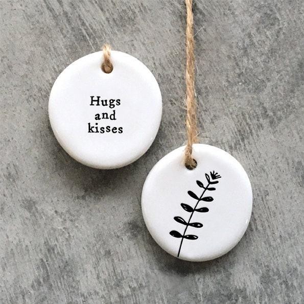 Mini Porcelain Hanging Tag – Hugs And Kisses – East Of India