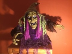 ANIMATED WITCH GROUNDBREAKER HALLOWEEN DECOR PROP SCARY SOUND LIGHT MOVEMENT