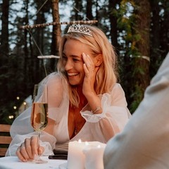 30th Birthday Crown Tiara & Rose Gold Sash Set with Pearl Pin – Glam Party Decor