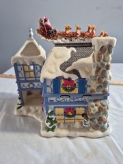 PartyLite «Lights Up On A House top» Tea Light Christmas Decoration.