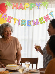 Pre-Strung Happy Retirement Banner – Hawaiian Colorful Retirement Party Decorati