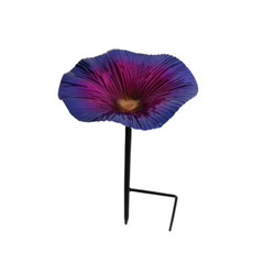 Sturdy Iron Flower Shaped Bird Feeder and Bath for Patio or Lawn Placement