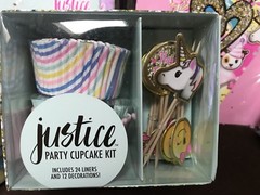 JUSTICE EMOJI BIRTHDAY PARTY GAME/CONFETTI/BANNER/CUPCAKE KIT/BAGS WOW CUTE!!