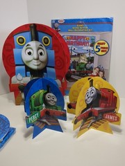 Thomas & Friends Giant Scene Wall Decorating Kit Giant 5 Piece Set + Table Topp
