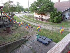 1 Set – STRING of 10 Rope PINWHEEL Colorful Turntable WINDMILL Outdoor GARDENS !