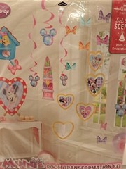 Hallmark Disney Minnie Mouse Dream Birthday Party Room Transformation Kit