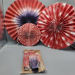 Red Paper Fans For Holidays NWT From TAG, Thick Coated Paper With Magnet Closure