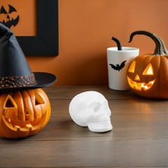 8Pcs Lightweight White Polystyrene Foam Skulls for Desktop and Party Decorations