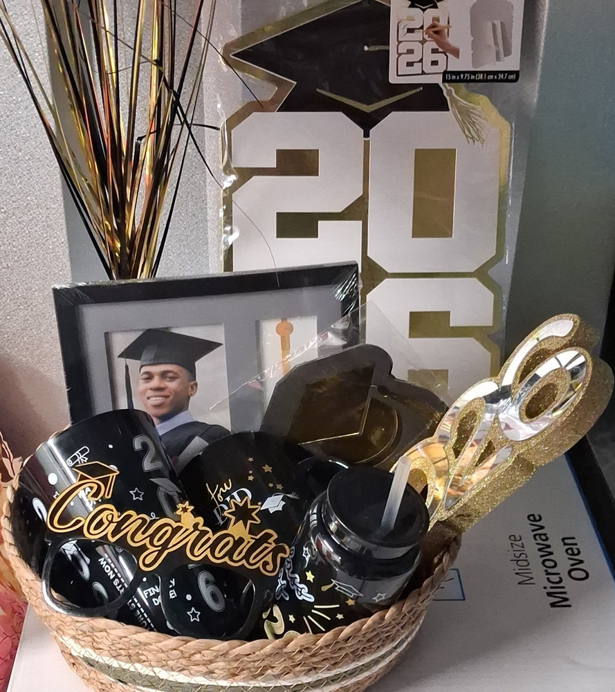 Graduation 2026 Party Table Decoration Set, Black Gold White, Stars Pattern