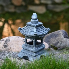 Solar Garden Statue Lantern Outdoor Light for Home Yard Landscape Decoration