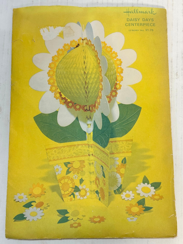 Vintage Hallmark Plan A Party Daisy Days Honeycomb Floral Table Centerpiece