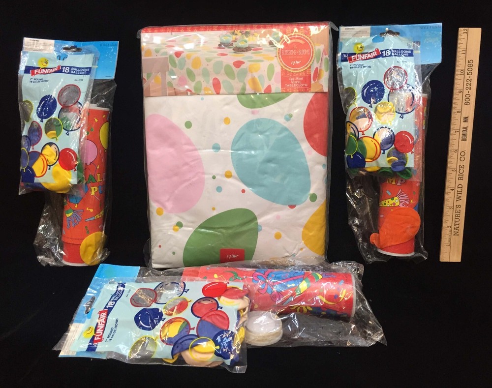Easter Egg Vinyl Oblong Tablecloth 3 Balloon Pumps 54 Balloons Multi Colored