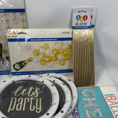D16 Party Decorations- 12 piece Let’s party cheers decorations and balloons
