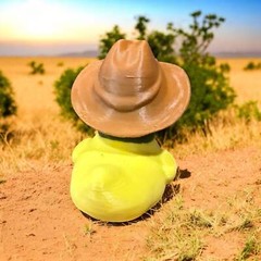 Safari Duck – 3D-Printed Duck with Hat, Binoculars & Jungle Explorer Outfit