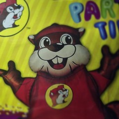 NEW Buc-ee’s Beaver Figural Cake Candle And Mylar Beaver Balloon Bundle