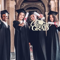 Congrats Grad Sign – Unique Wooden Decoration for 2026 Graduation Celebrations