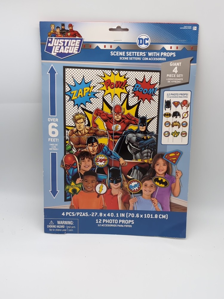 Justice League Classic Scene Setters® with Props Wall Decoration party supply