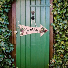 Delightful 10-Piece Arrow Signs Set for Alice in Wonderland-Themed Celebrations