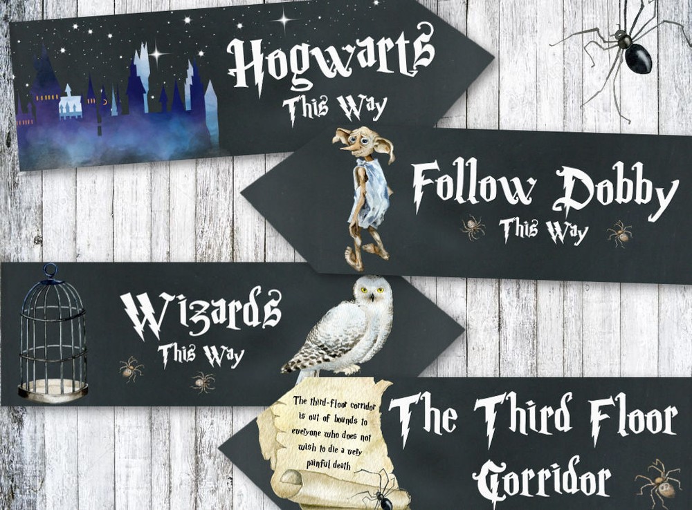 4 School of Magic Wizards Chalkboard Effect Party Decoration Arrow Signs