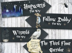 4 School of Magic Wizards Chalkboard Effect Party Decoration Arrow Signs