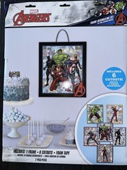 BRAND NEW Marvel Avengers Frame Decorating Kit 6 Cut Outs Wall Hang Party