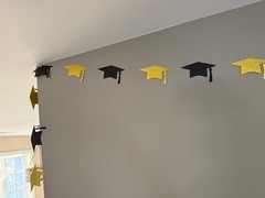 Graduation Party Decoration Set: Tablecloth, Balloons, Danglers ++ Black & Gold