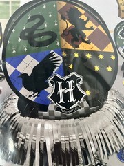 Harry Potter Table Decorating Kit Hogwarts Houses Centerpiece NEW OLD STOCK