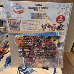 DC Super Hero Girls Table Decorating Kit