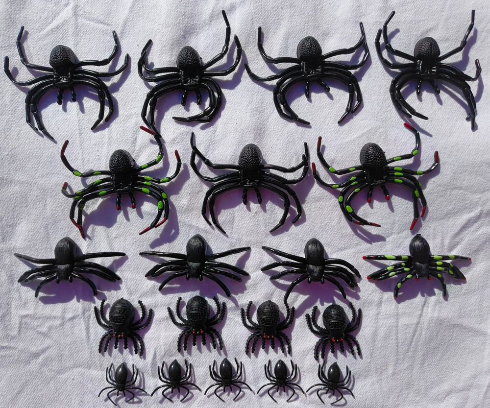 20 Fake Realistic Spider Insect Model Joke Prank Scary Prop Halloween Toy Horror