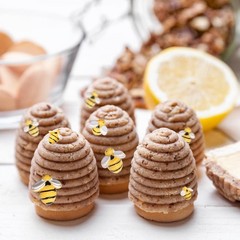 50 Pcs Tiny Craft Bees – Adorable Resin Bumble Bee Decor for Every Celebration