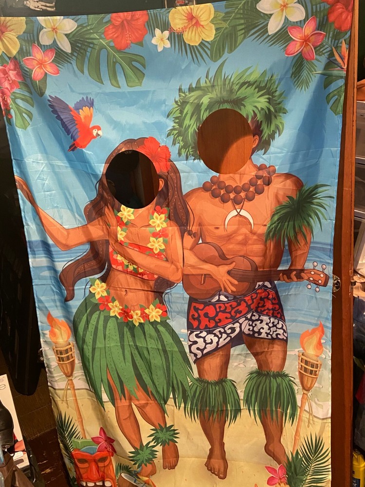 Luau Party Hanging Couples Photo Banner Decoration 70.5″ X 40.5″ Pre-Owned d2