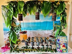 Tropical Plastic Tiki Hut Drink/Food Tabletop Station w/ Palm Leaf Garland #237