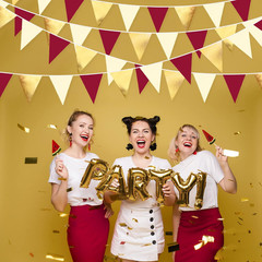 Burgundy Party Decorations Gold Maroon Beige Fabric Triangle Pennant Banner Garn