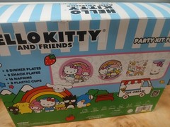 Hello Kitty and Friends Multicolor Tableware Party Kit for 8 Guests – 40 Pieces