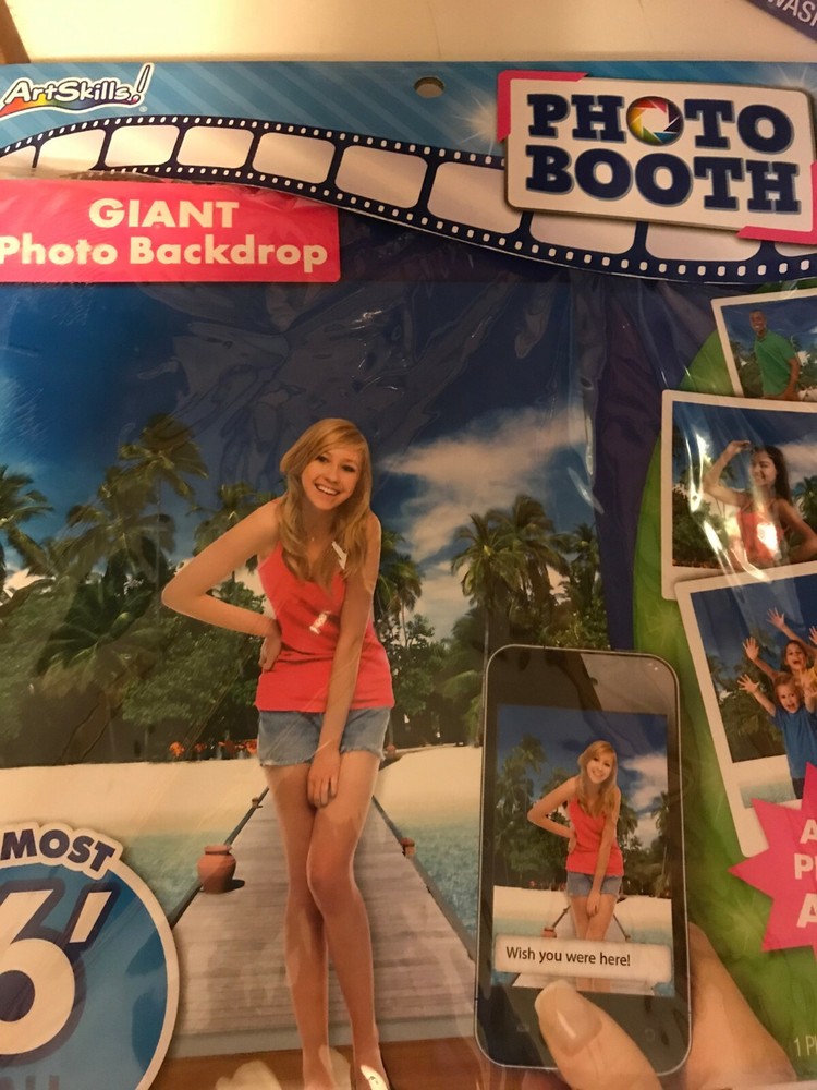 Giant Photo Backdrop – Fun in the Sun! Great for School Dance Pictures.