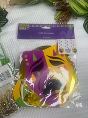 Mardi Gras Party Decor Bundle Masks Bead Fringe Green Balloons Decorations