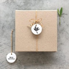 Mini Porcelain Hanging Tag – Merry Christmas – East Of India