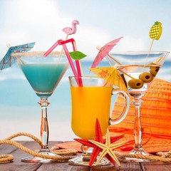 160 pcs Cocktail Decor Set Drink Umbrellas Fruit Picks Bamboo Sticks Summer P…