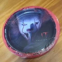 IT Chapter 2 paper plate 8 count 7 inch paper plates