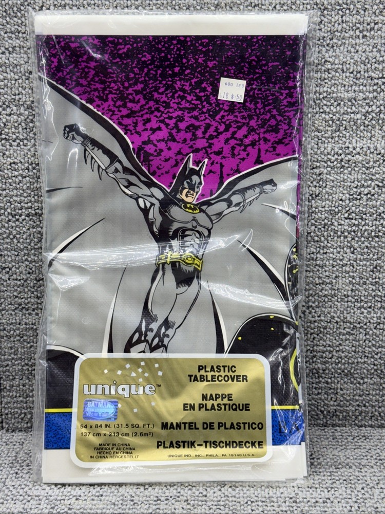 Batman Returns 1991 DC Comics Birthday Plastic Table Cover NOS 54″ x 84″ Sealed