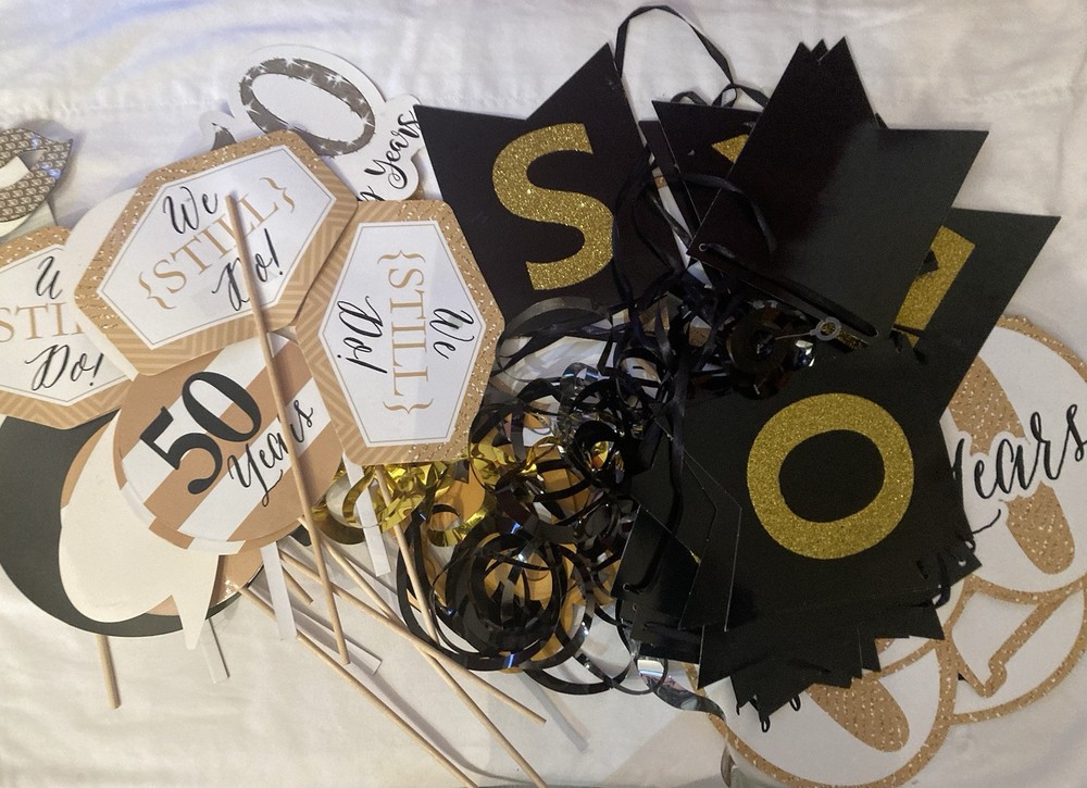 Black & Gold Glittery Happy 50th Birthday/Anniversay Decorations BB