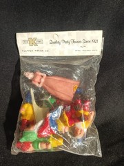 Snow White & the Seven Dwarfs Vintage Party Favors Cake Toppers NEW