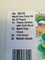 FESTIVE PARTY/EVENT KIT BEADS/HATS/TIARAS/MARDI GRAS (ASSORTMENT FOR 25 PEOPLE)