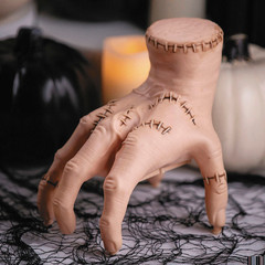 7″ Animated Crawling Severed Hand Halloween Decoration – Morris Costumes