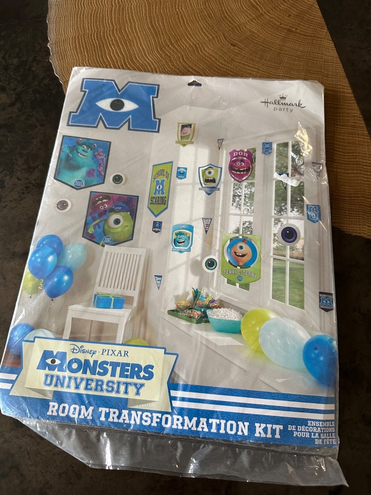 HALLMARK PARTY DISNEY PIXAR MONSTERS UNIVERSITY ROOM TRANSFORMATION KIT