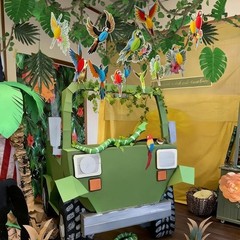 36 PCS Rainforest Party Deco Hanging Tropical Birds w/Jungle Leaves Garland